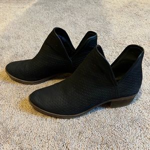 Lucky Brand Black Baley Leather Booties Size 7.5